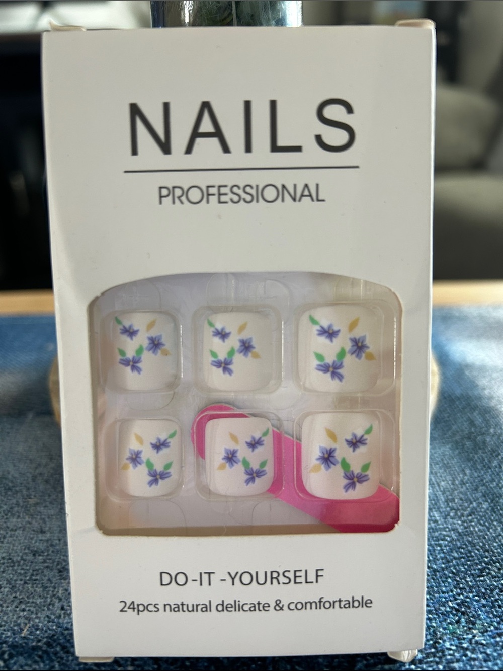 Set of 4  Boxes - Press On Nails for Toes. - Picture 4 of 5